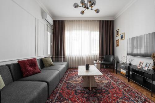 Premium Family House for 10 Near Taksim in Istanbul