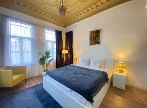 Charming Historic Balat House 2 Floors 5 BR in Istanbul