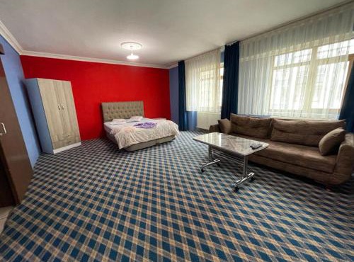 Kutlu suit otel in Eskiömerler