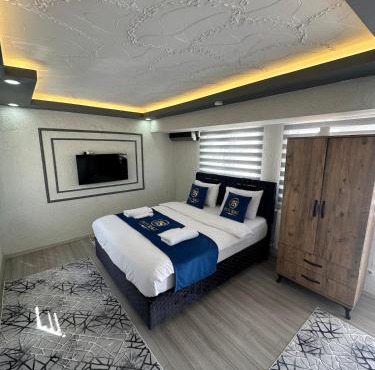Poyraz suit in Bursa
