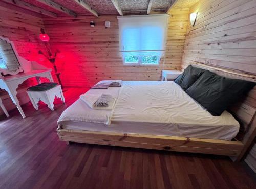 Treehouse with garden in the heart of Antalya in Kocasinan