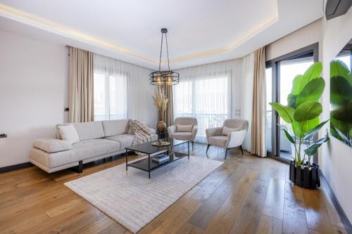 Utopia Suite Residence - 3 Bedroom with Jacuzzi in Bornova