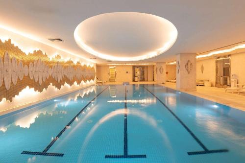 Wyndham Grand Istanbul Kalamış Marina Hotel