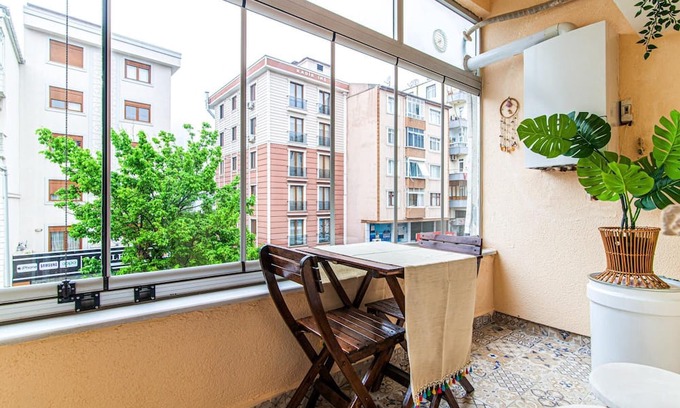 Kartal Apartment | Newly Furnished Urban Flat Near Metro
